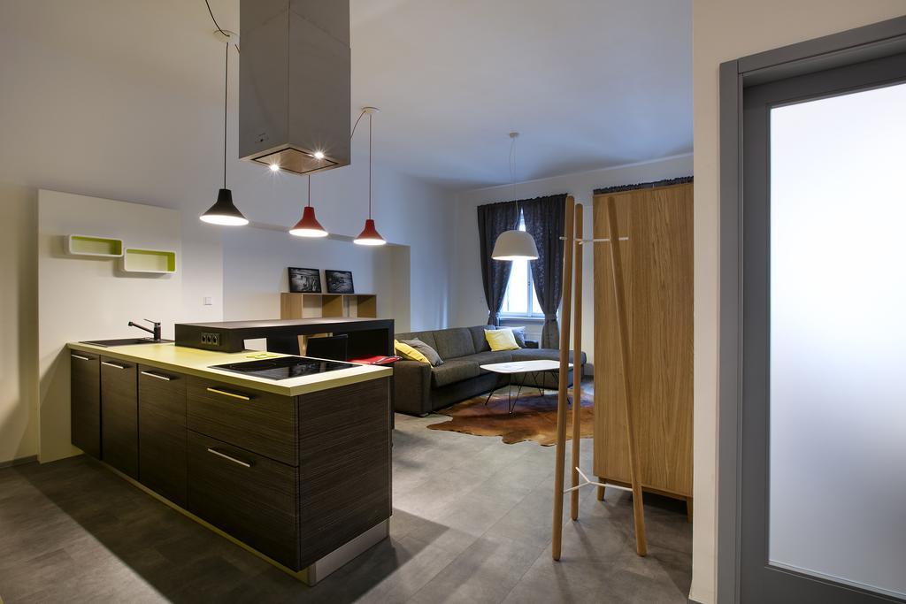 Apartments At The Blue Duckling Прага Екстер'єр фото
