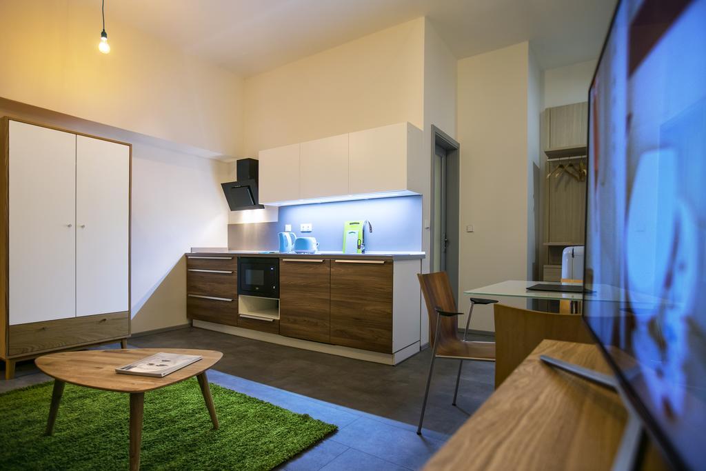 Apartments At The Blue Duckling Прага Екстер'єр фото