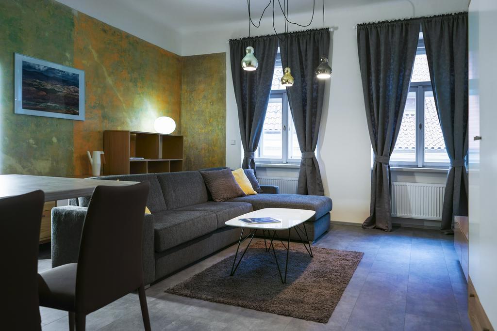Apartments At The Blue Duckling Прага Екстер'єр фото