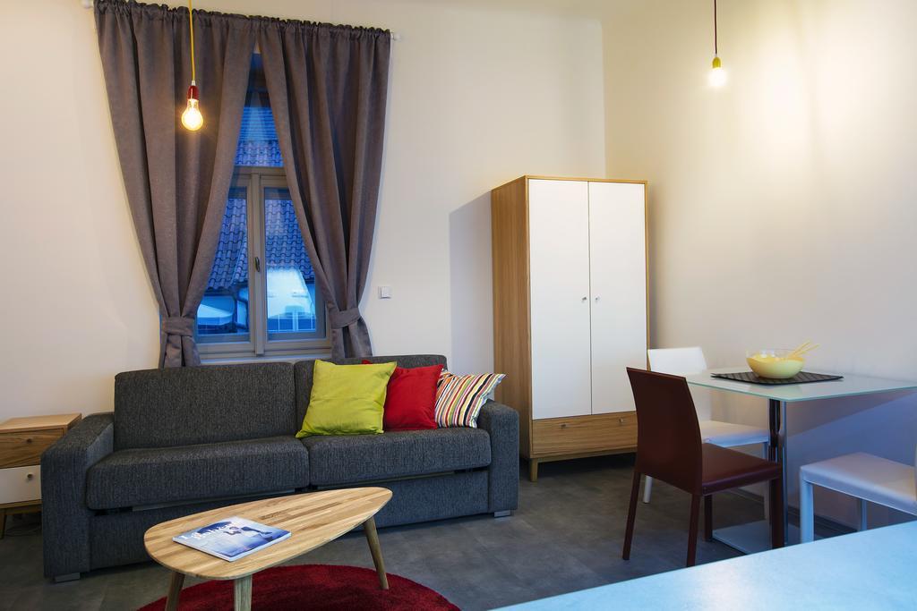 Apartments At The Blue Duckling Прага Екстер'єр фото