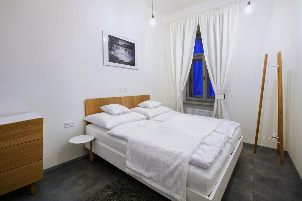 Apartments At The Blue Duckling Прага Екстер'єр фото