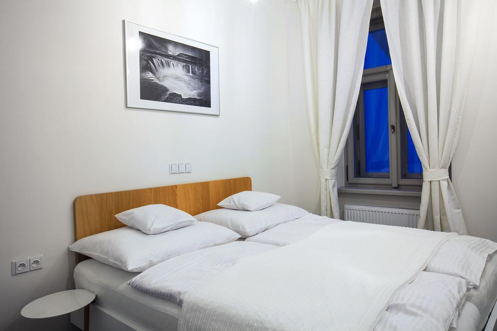 Apartments At The Blue Duckling Прага Екстер'єр фото