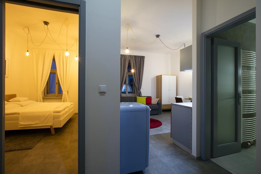 Apartments At The Blue Duckling Прага Екстер'єр фото