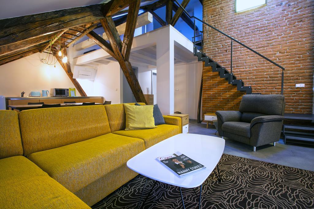 Apartments At The Blue Duckling Прага Екстер'єр фото